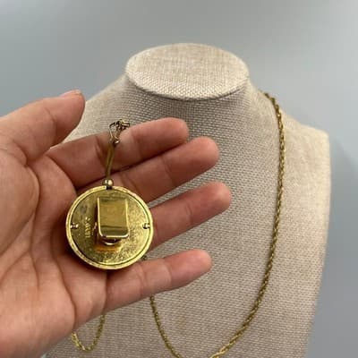 Vintage Avon Gold Tone Long Rope Chain Scalloped Locket Pendant Necklace 24" - Thumbnail 7