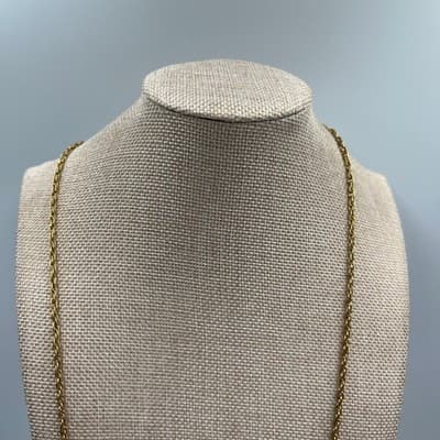 Vintage Avon Gold Tone Long Rope Chain Scalloped Locket Pendant Necklace 24" - Thumbnail 3