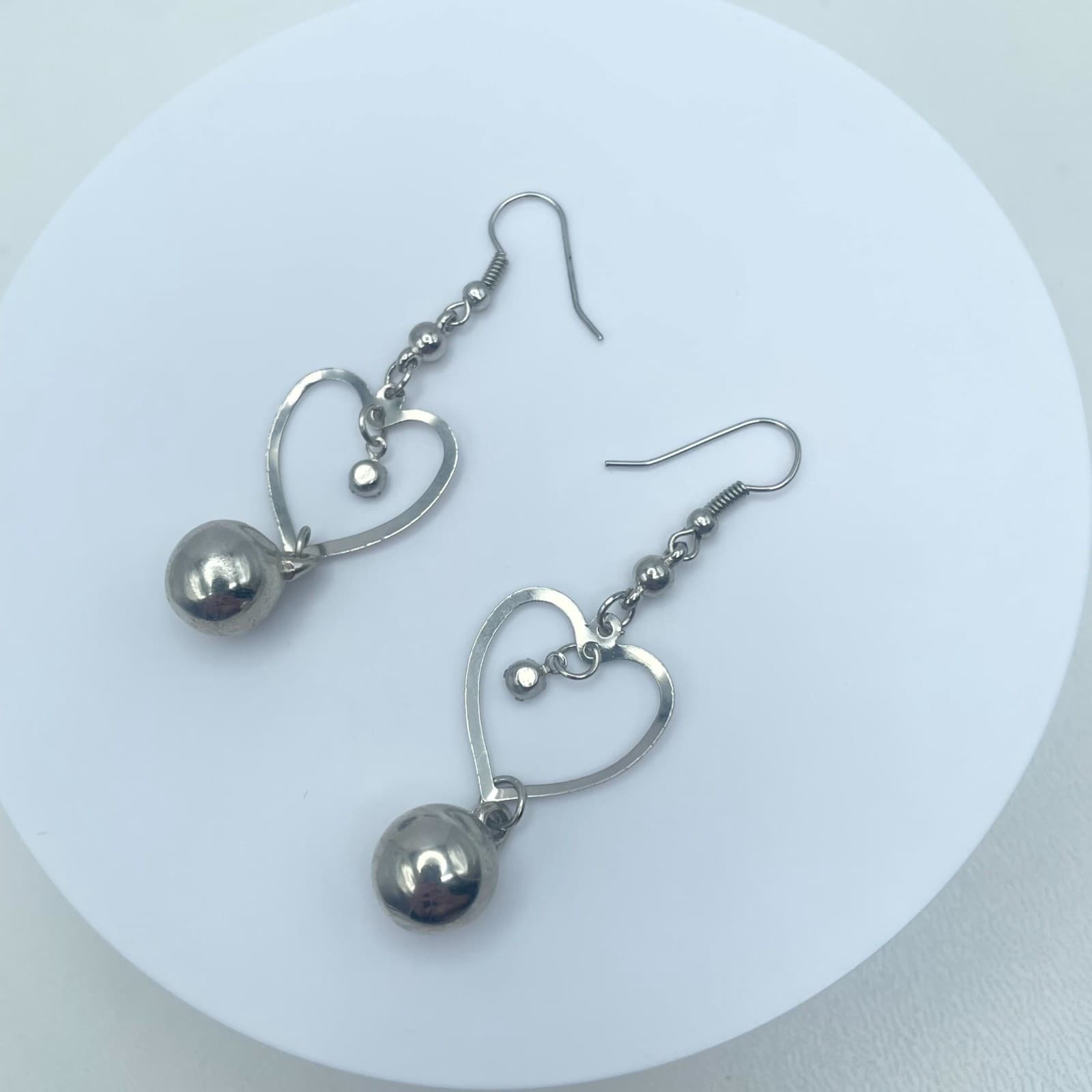 Silver-Tone Faceted Glass Bead Metal Heart-Shaped Dangle Ball Drops Hook Earring - Image 1