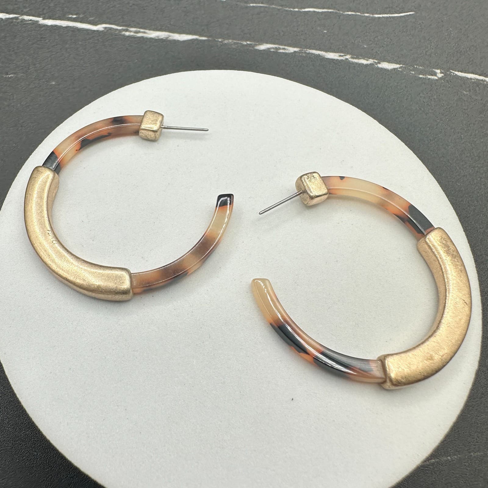 Vintage Tortoiseshell C Hoop Earrings Gold Tone Matte Resin Open Fashion Post - Image 1