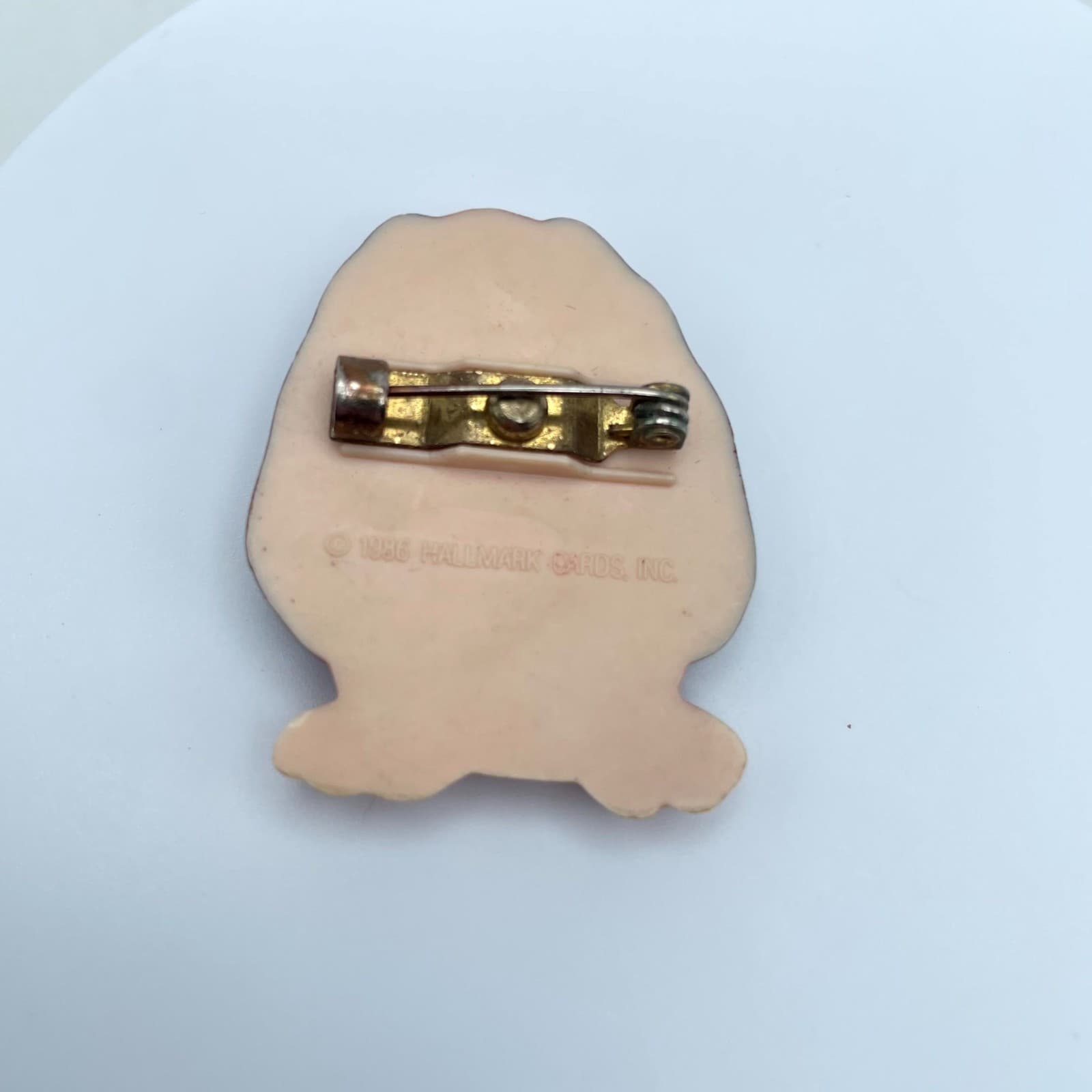 Vintage 1986 Hallmark Brown Red Heart Basset Hound Dog "Be Mine" Brooch Pin - Thumbnail 4