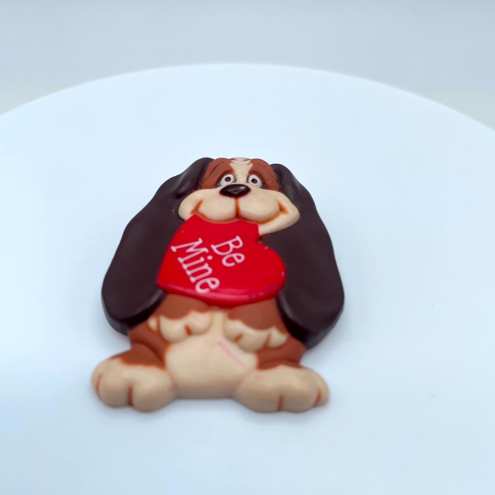 Vintage 1986 Hallmark Brown Red Heart Basset Hound Dog "Be Mine" Brooch Pin - Thumbnail 5