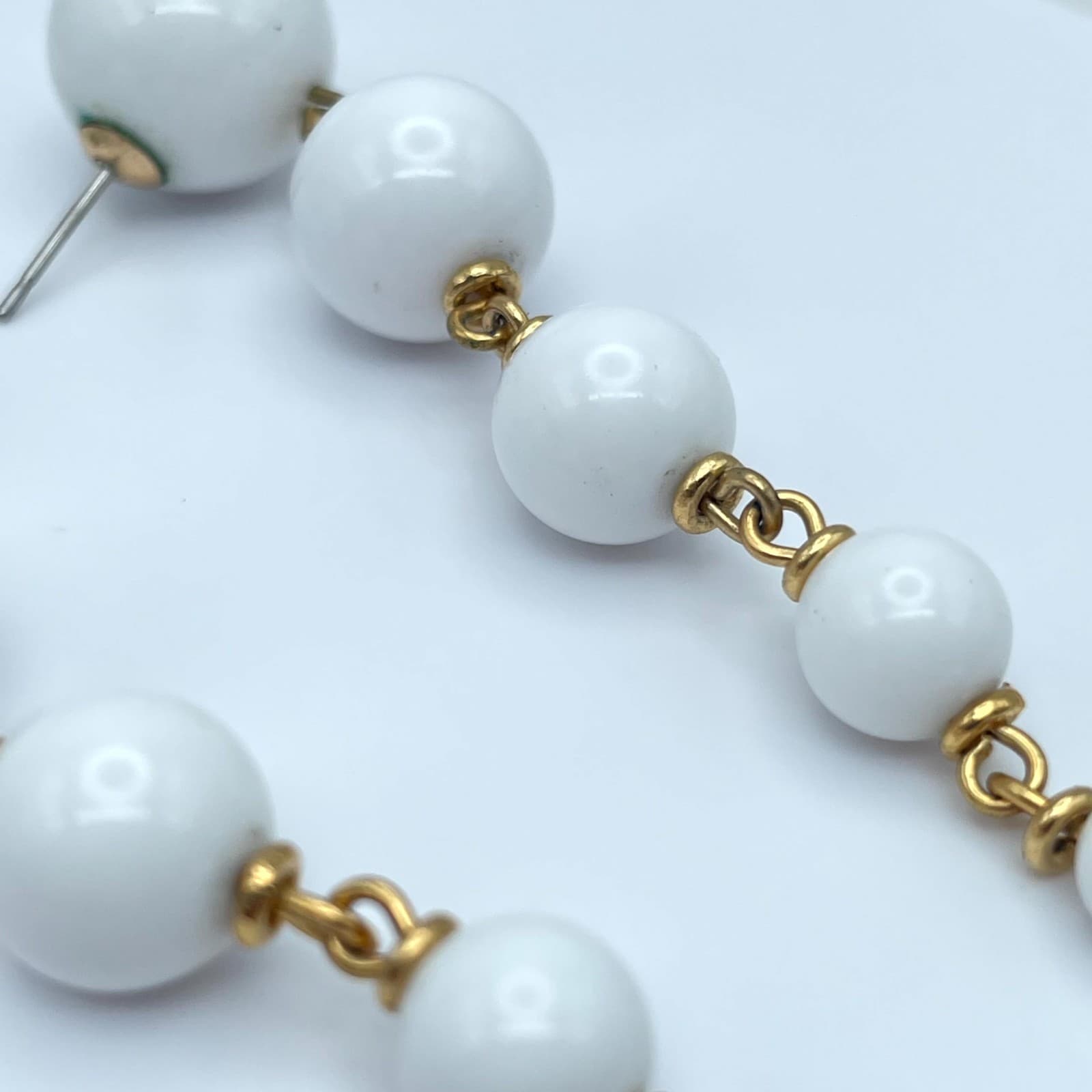 Vintage Gold-Tone White Graduated Design Lucite Ball Bead Charm Drop Earrings - Thumbnail 6