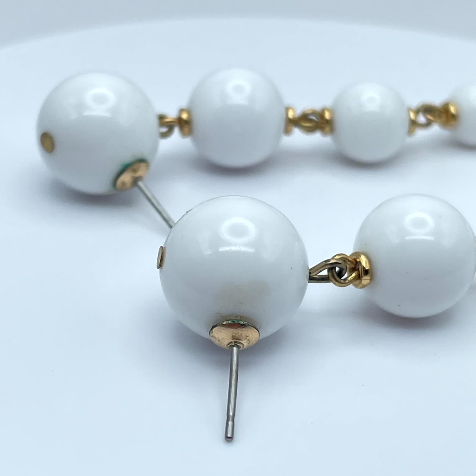 Vintage Gold-Tone White Graduated Design Lucite Ball Bead Charm Drop Earrings - Thumbnail 7