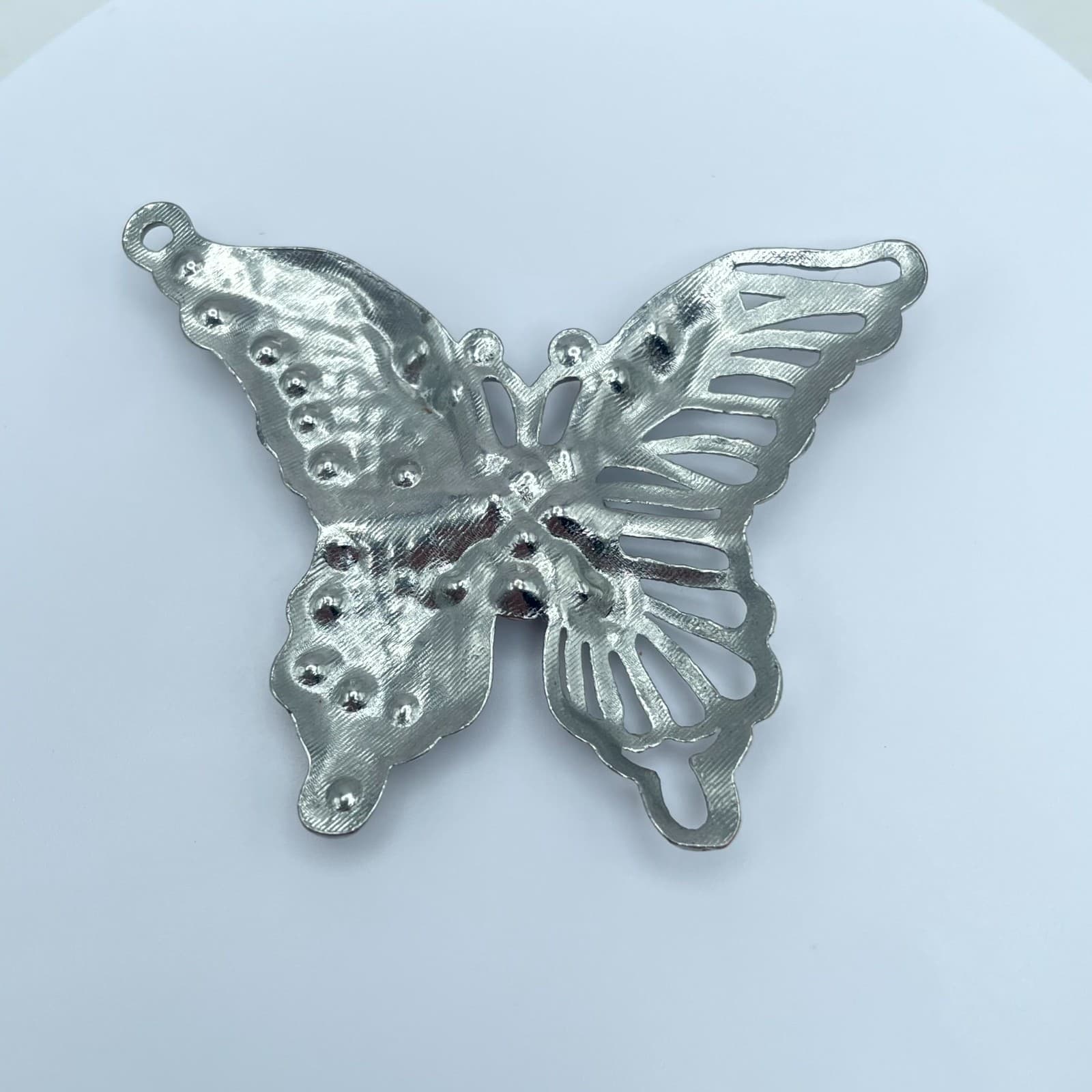 VTG Silver-Tone Engraved Metal Faceted Rheinstone Embellished Butterfly Brooch - Thumbnail 3