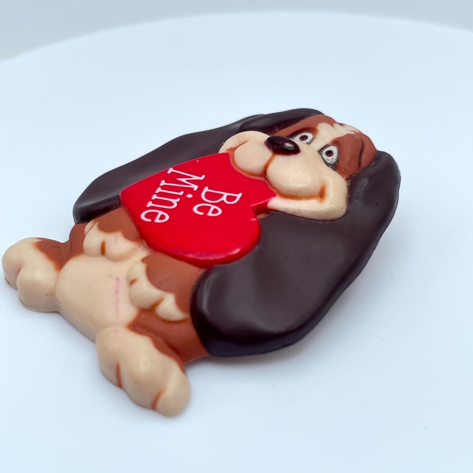Vintage 1986 Hallmark Brown Red Heart Basset Hound Dog "Be Mine" Brooch Pin - Thumbnail 7