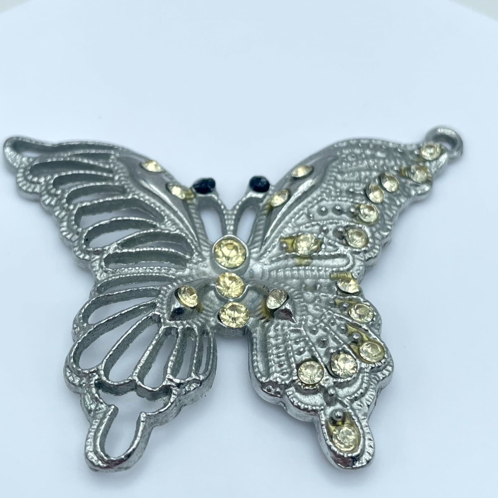VTG Silver-Tone Engraved Metal Faceted Rheinstone Embellished Butterfly Brooch - Thumbnail 6