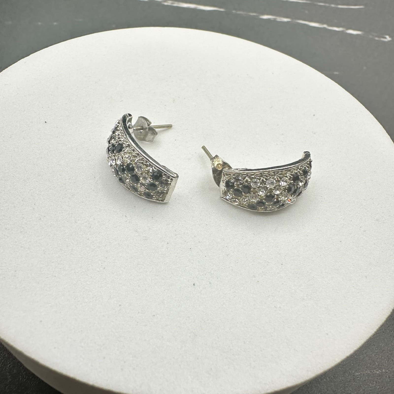 VTG Silver Tone Black Clear Rhinestone Hoop Earrings Post Classic Sparkle - Thumbnail 8