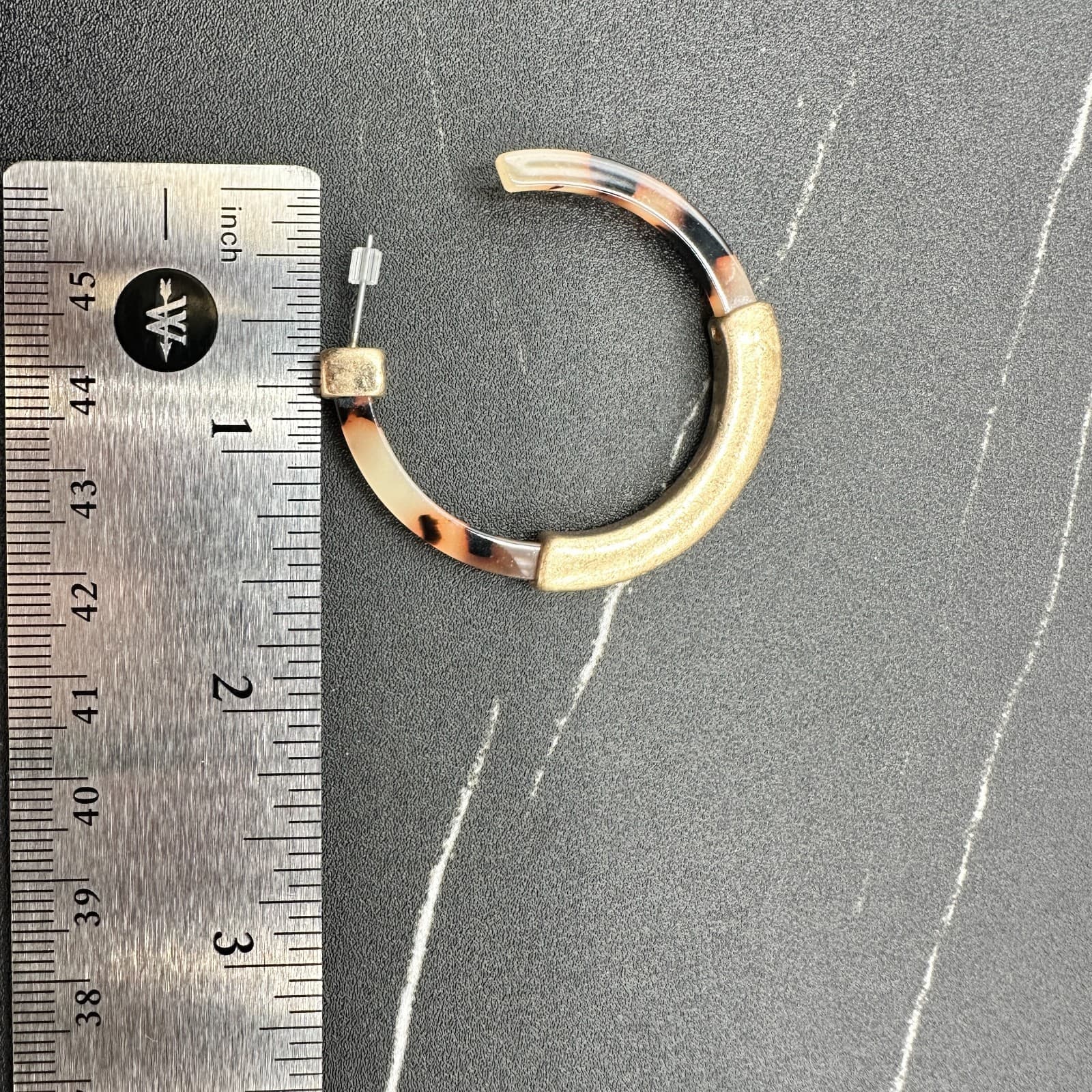 Vintage Tortoiseshell C Hoop Earrings Gold Tone Matte Resin Open Fashion Post - Thumbnail 3