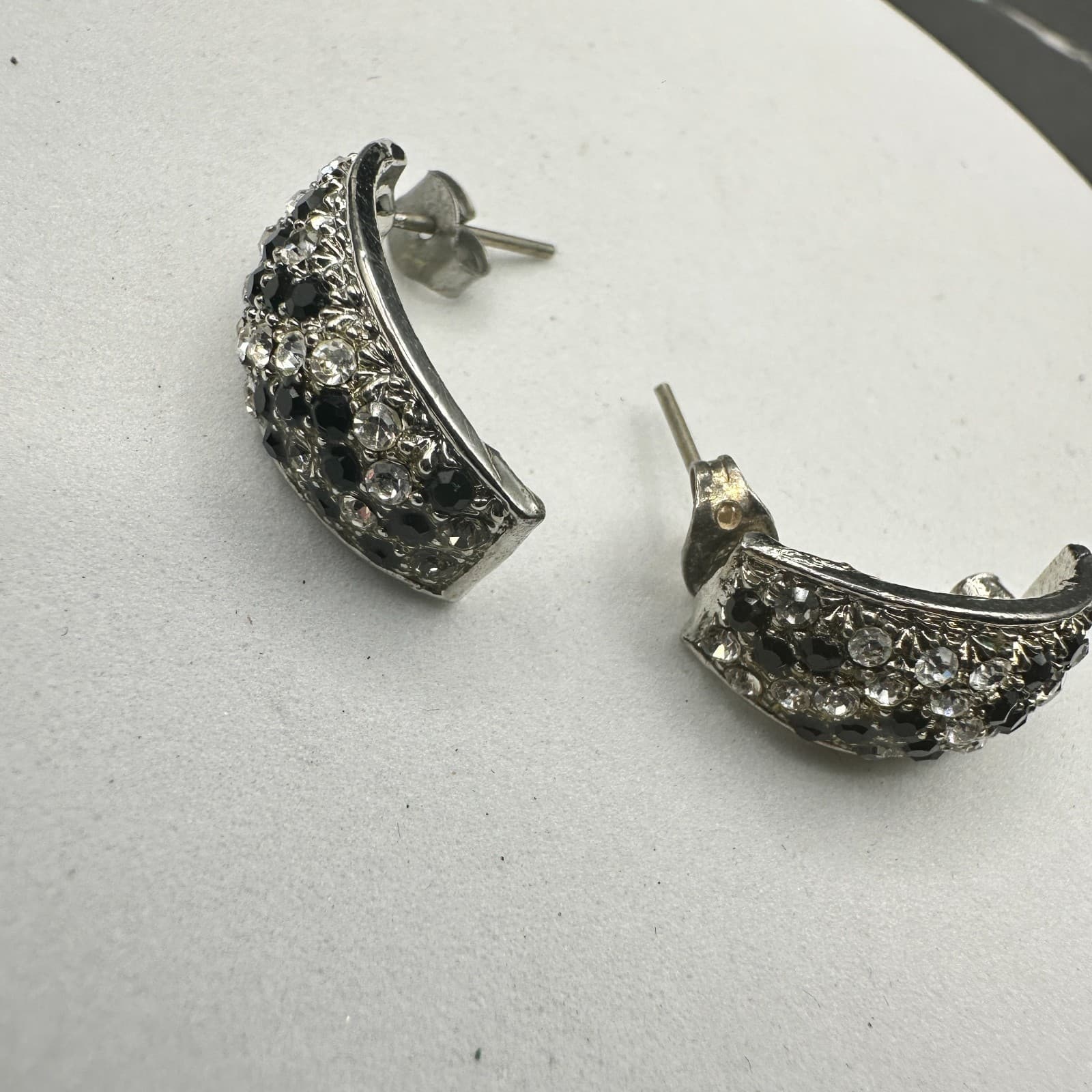 VTG Silver Tone Black Clear Rhinestone Hoop Earrings Post Classic Sparkle - Thumbnail 9