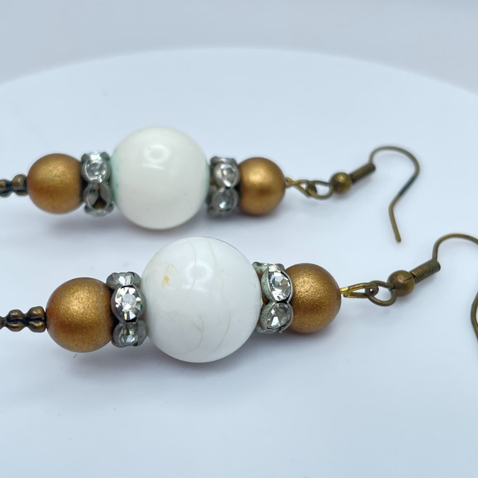 Vintage 90s Boho Dangle Earrings White & Gold Tone Beads Clear Glass Accents - Thumbnail 3