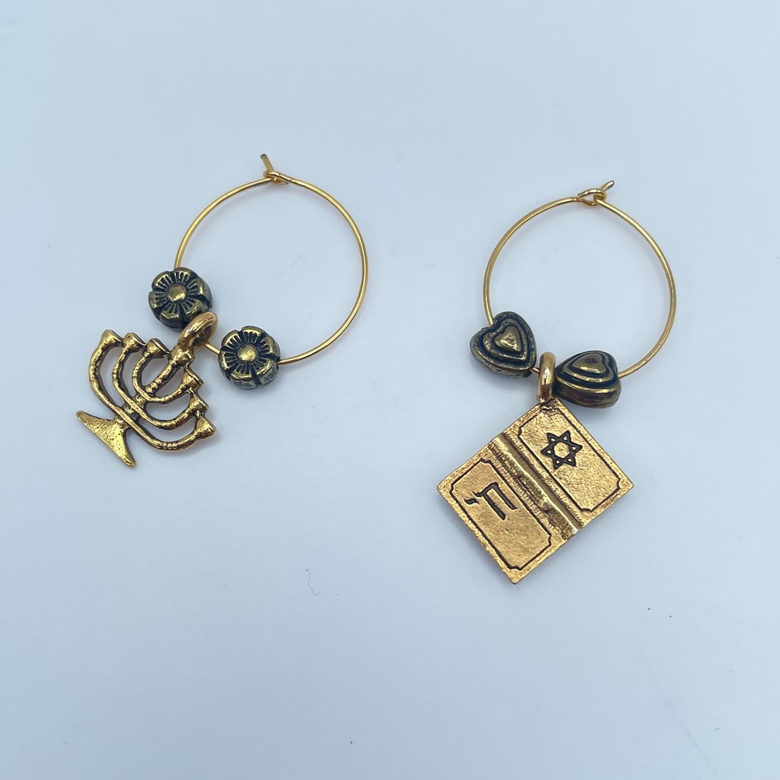 Vintage 90s Gold Tone Heart & Floral Hoop Earrings Women's Classic Jewelry - Image 1