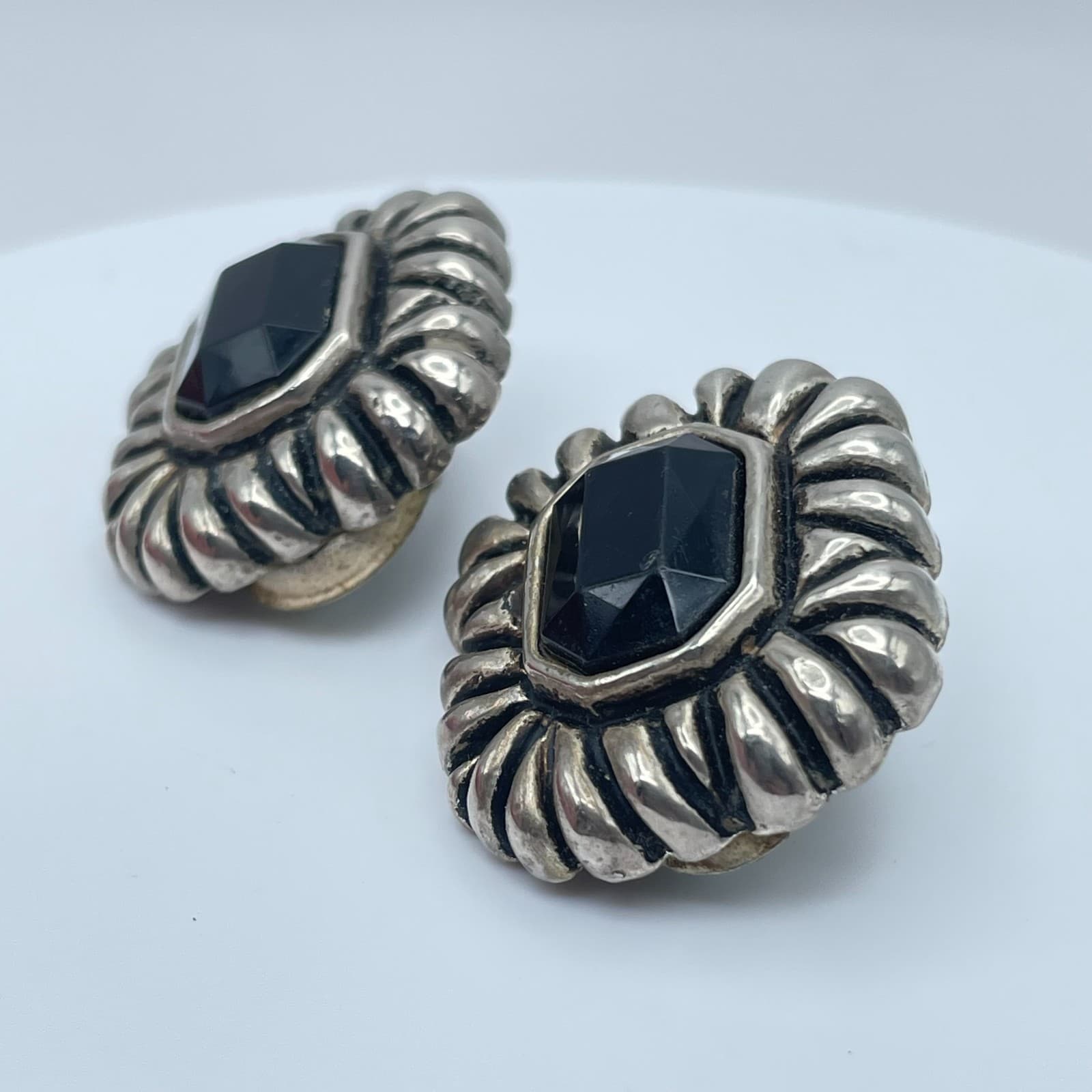 Vintage 90s Black Emerald Cut Crystal Clip On Earrings Silver Tone Jewelry - Thumbnail 5