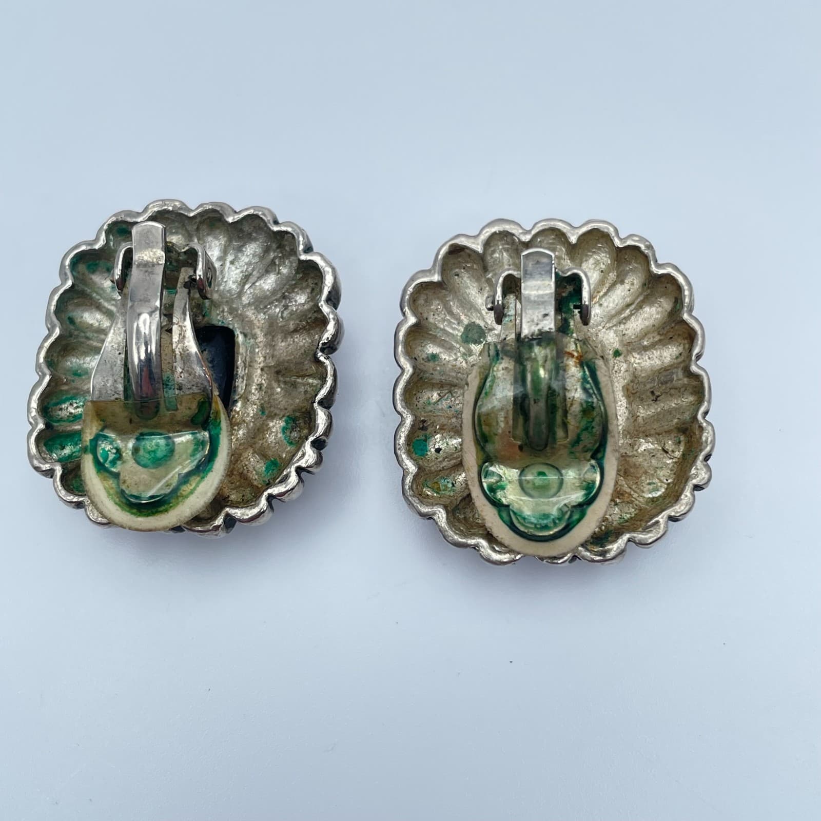 Vintage 90s Black Emerald Cut Crystal Clip On Earrings Silver Tone Jewelry - Thumbnail 2