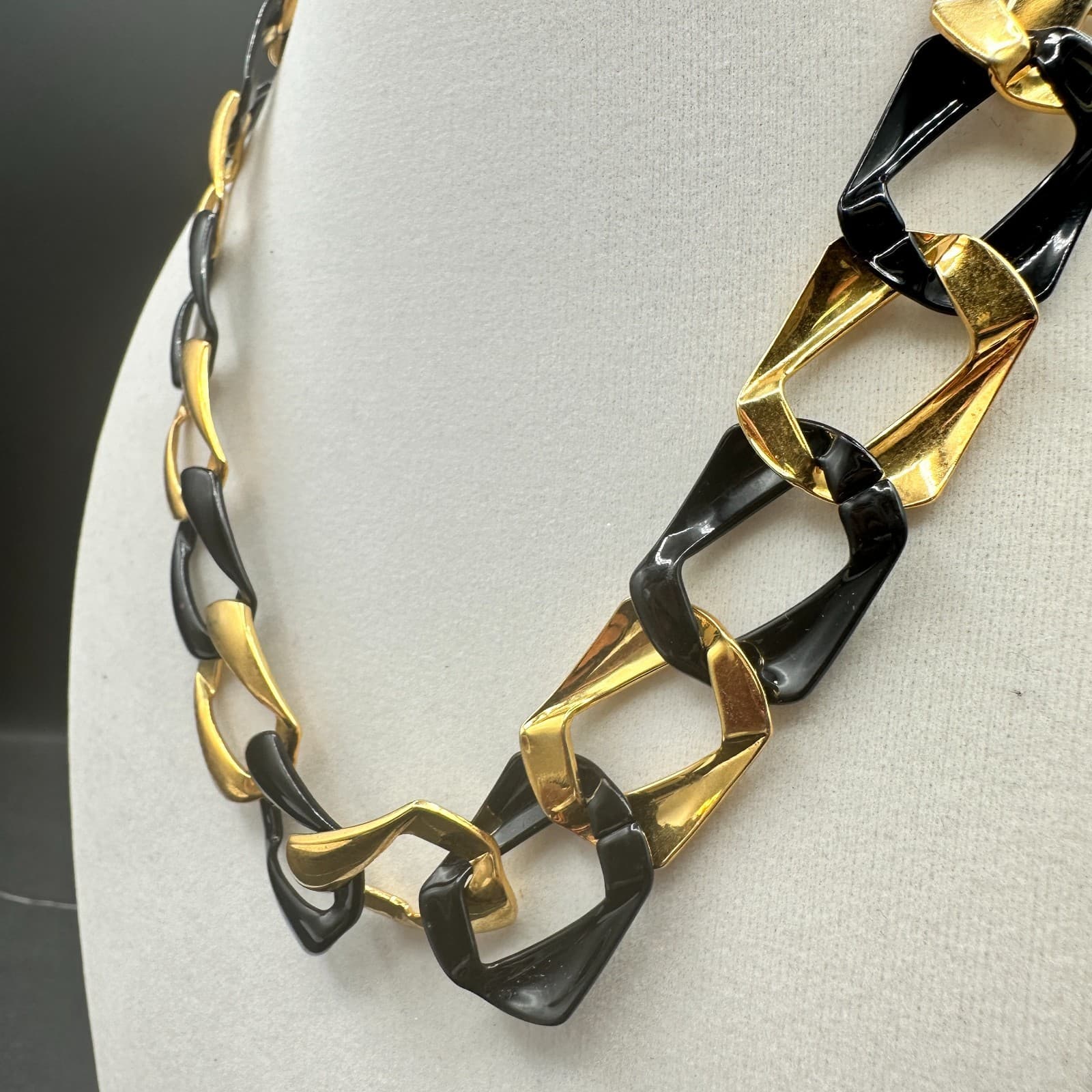 Vintage 90s Gold Tone Black Enamel Chunky Link Necklace Choker Statement Jewelry - Thumbnail 4