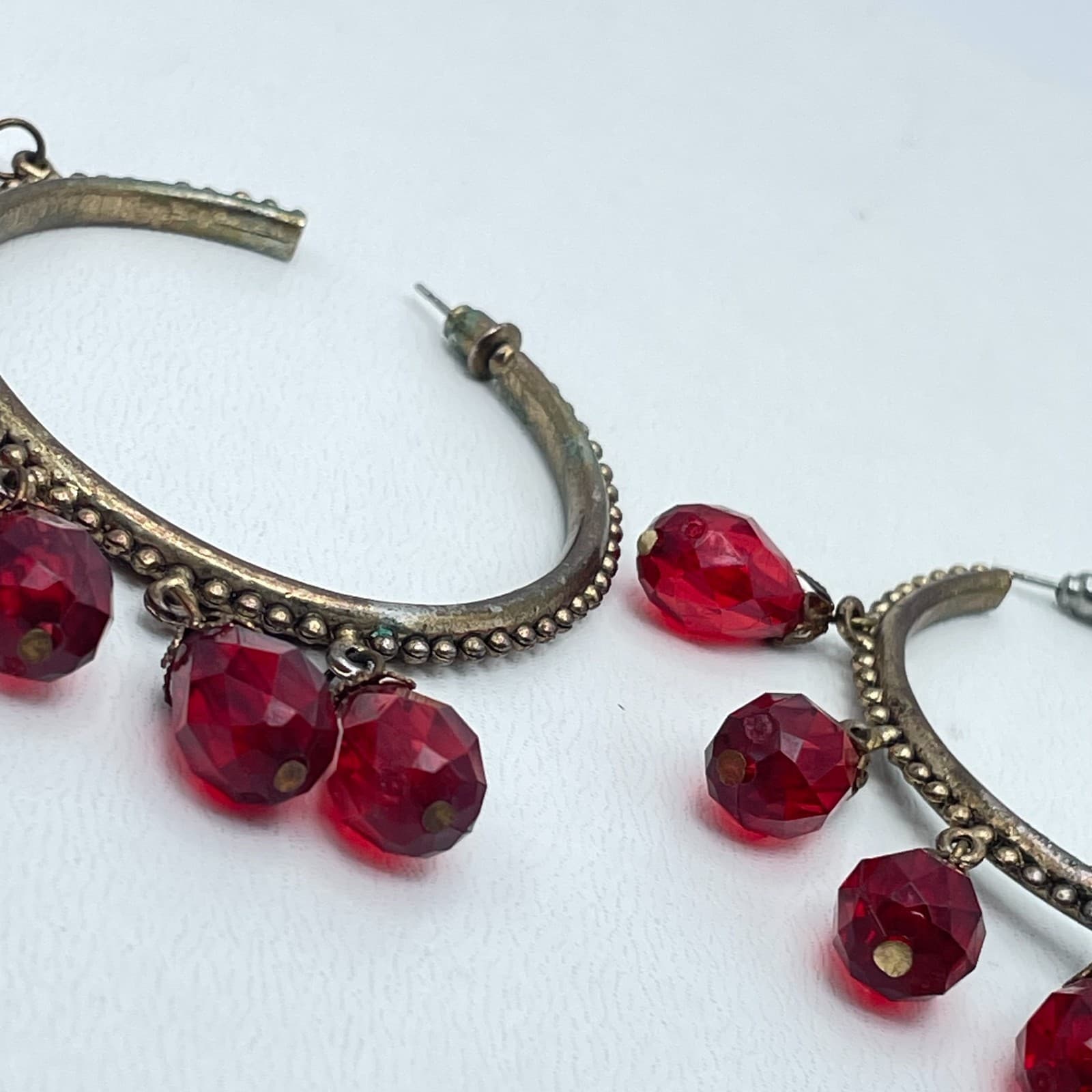 Vintage Y2K Red Faceted Teardrop Beaded Silver Tone Hoop Earrings Jewelry - Thumbnail 6