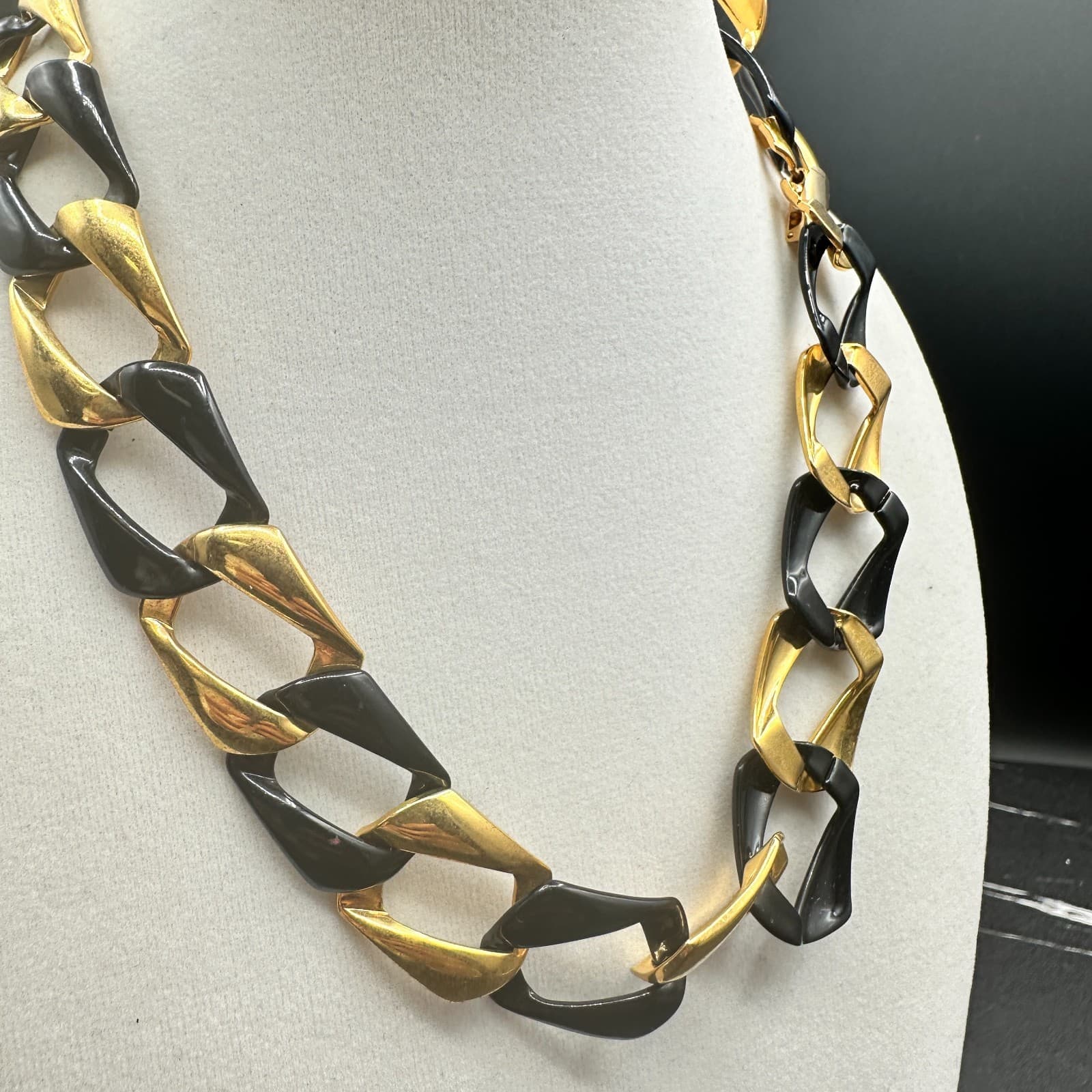 Vintage 90s Gold Tone Black Enamel Chunky Link Necklace Choker Statement Jewelry - Thumbnail 6