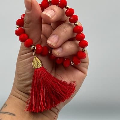 Vintage Red Faceted Beaded Stretch Bracelet Gold Tone Accents & Tassel Charm - Thumbnail 7