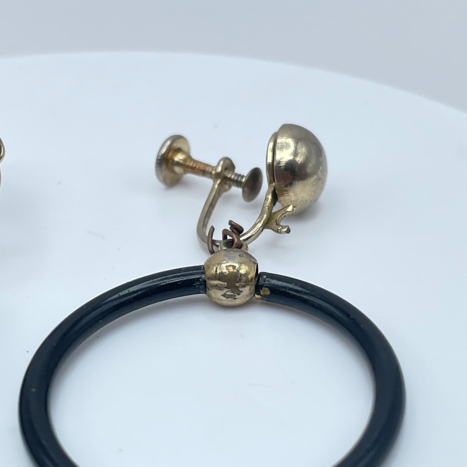 Vintage 50s Coro Black Screw Back Clip-On Earrings Gold Tone Women's Jewelry - Thumbnail 3