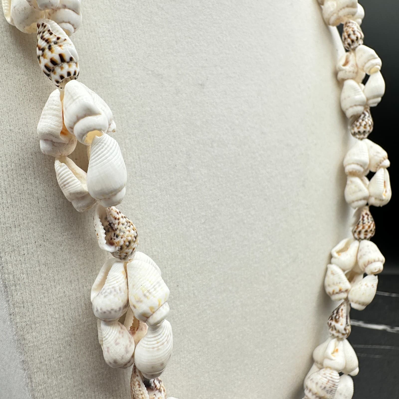 Vintage Clustered Cowrie Shell Choker Necklace Chunky Beach Nautical Boho - Thumbnail 4