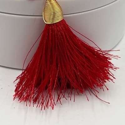 Vintage Red Faceted Beaded Stretch Bracelet Gold Tone Accents & Tassel Charm - Thumbnail 4