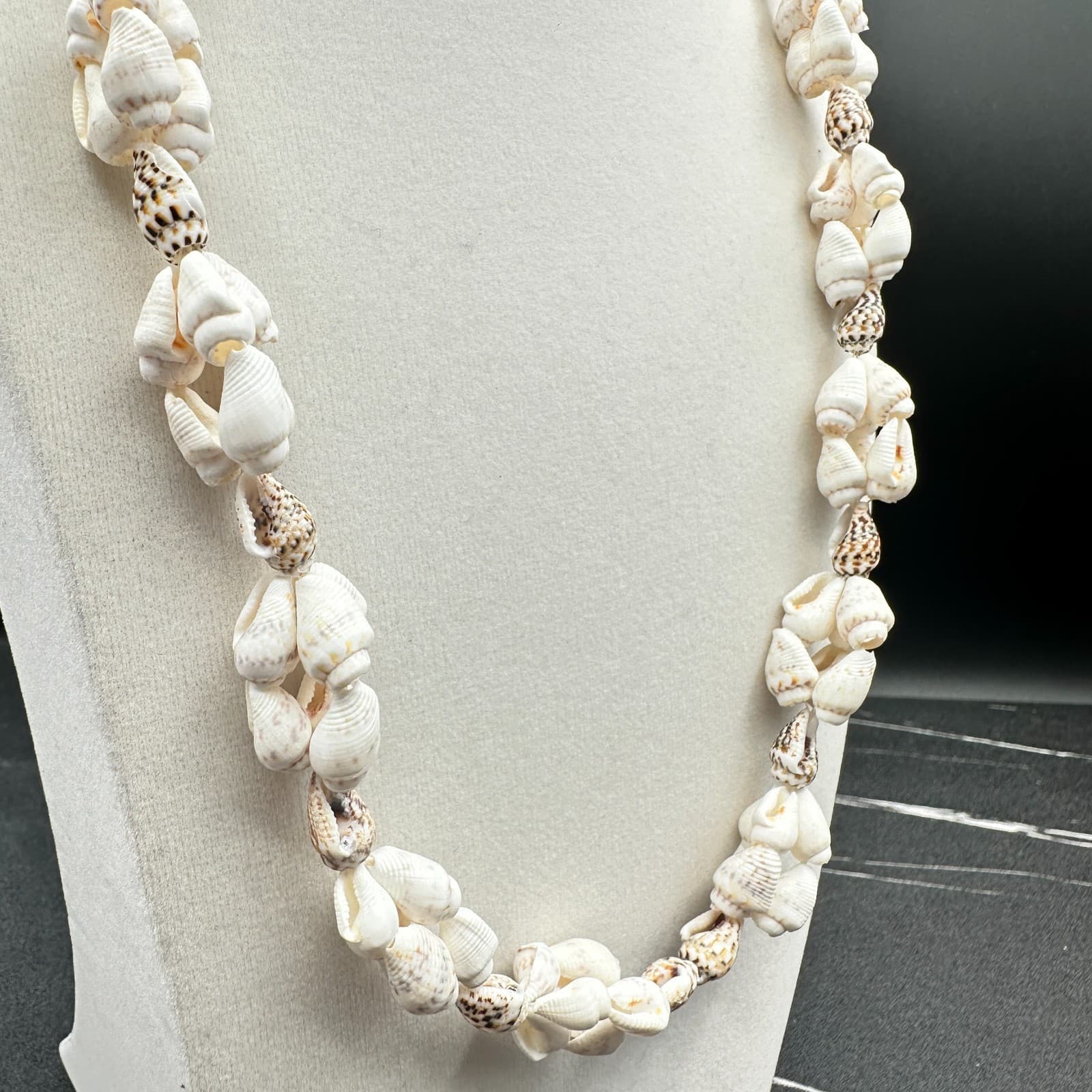 Vintage Clustered Cowrie Shell Choker Necklace Chunky Beach Nautical Boho - Thumbnail 3