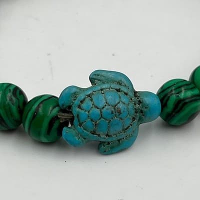 Vintage Green Striped Beads Stretch Bracelet with Turquoise Turtle Charm Classic - Thumbnail 3