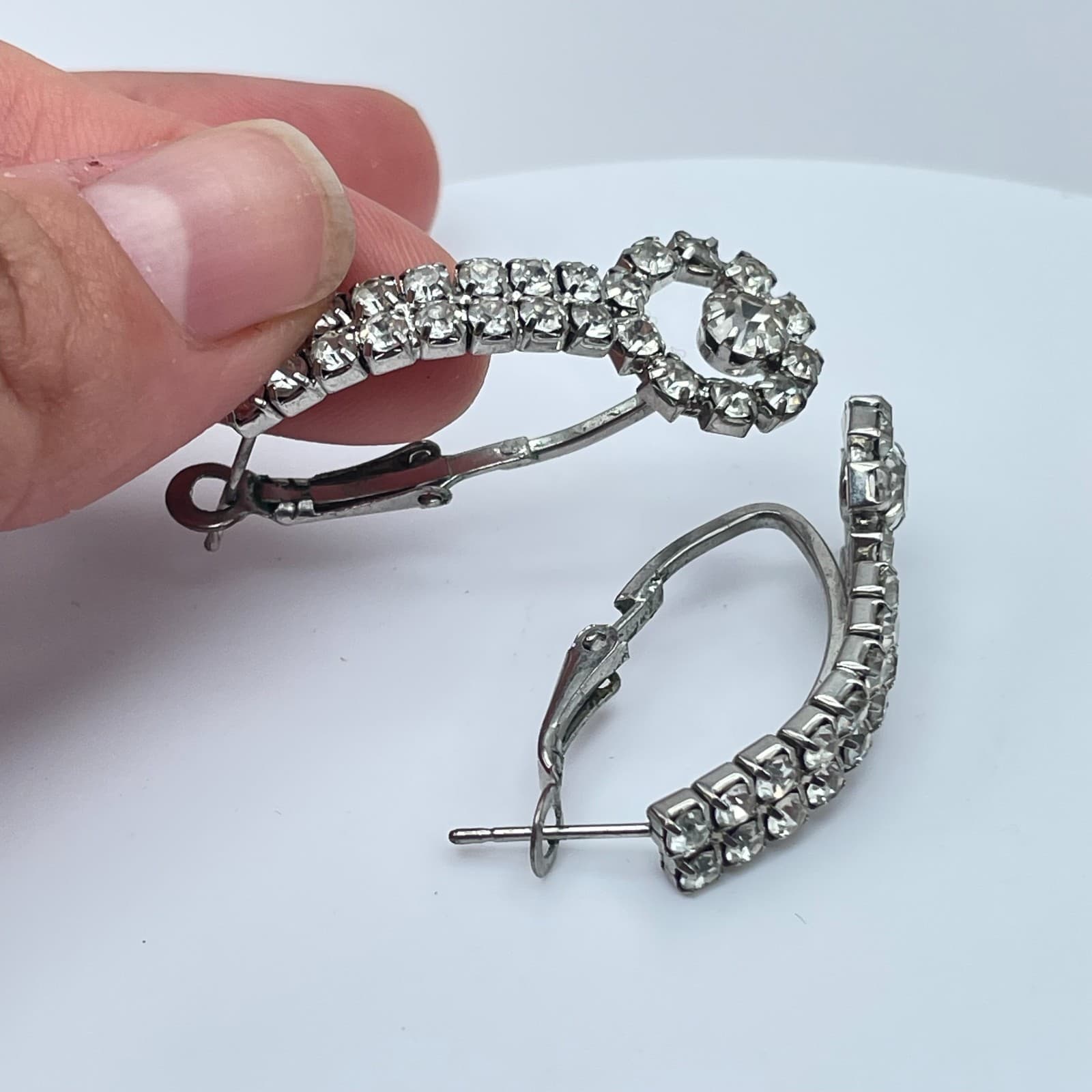 Vintage 90s Clear Crystal Rhinestone Hoop Dangle Earrings Silver Tone Jewelry - Thumbnail 9