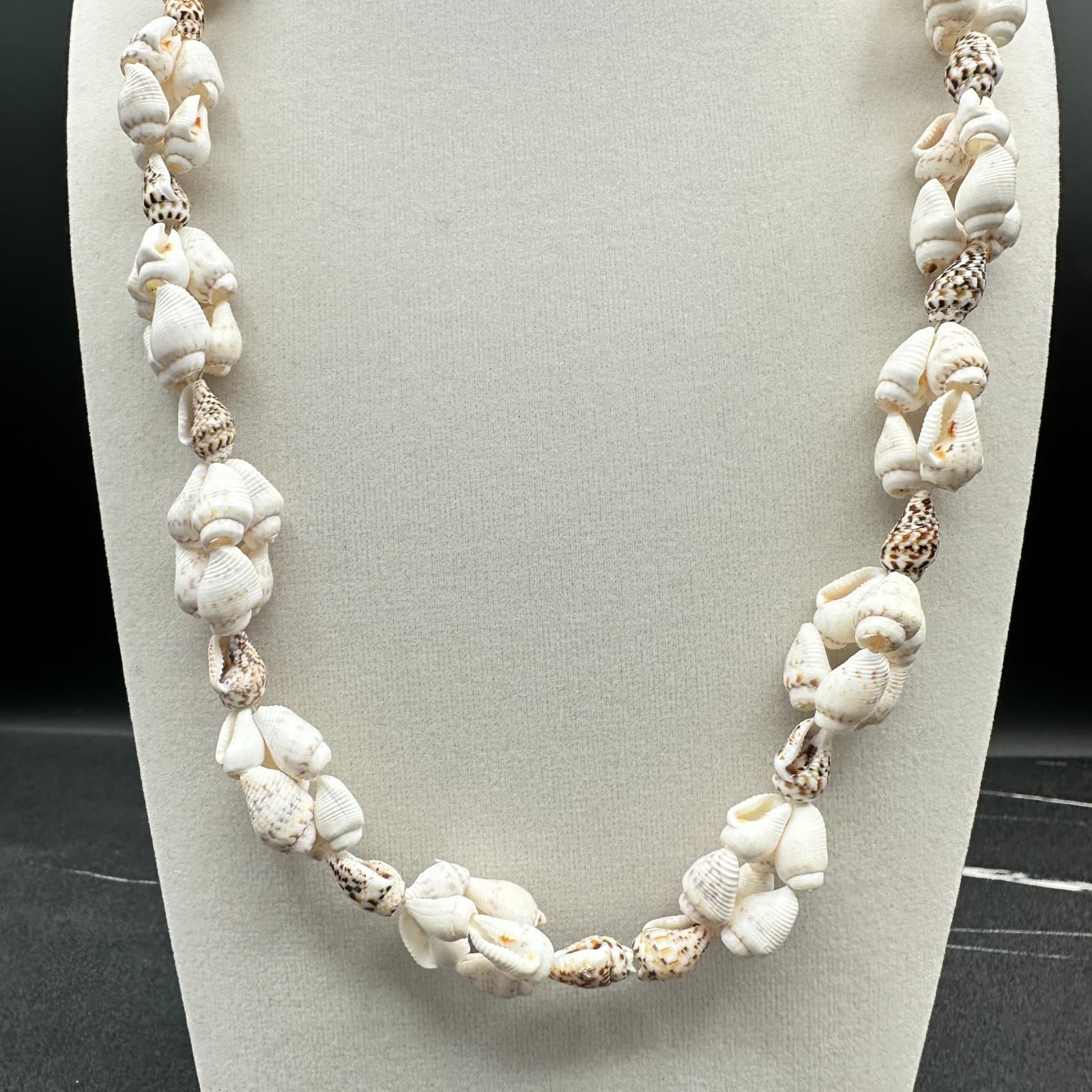 Vintage Clustered Cowrie Shell Choker Necklace Chunky Beach Nautical Boho - Thumbnail 2