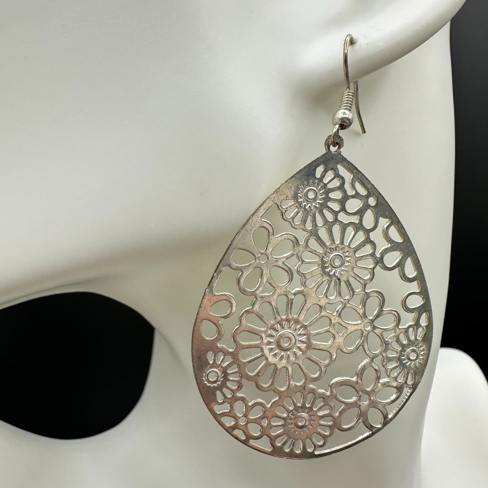 VTG Silver Tone Teardrop Floral Cutout Dangle Earrings Boho Statement Jewelry - Thumbnail 4