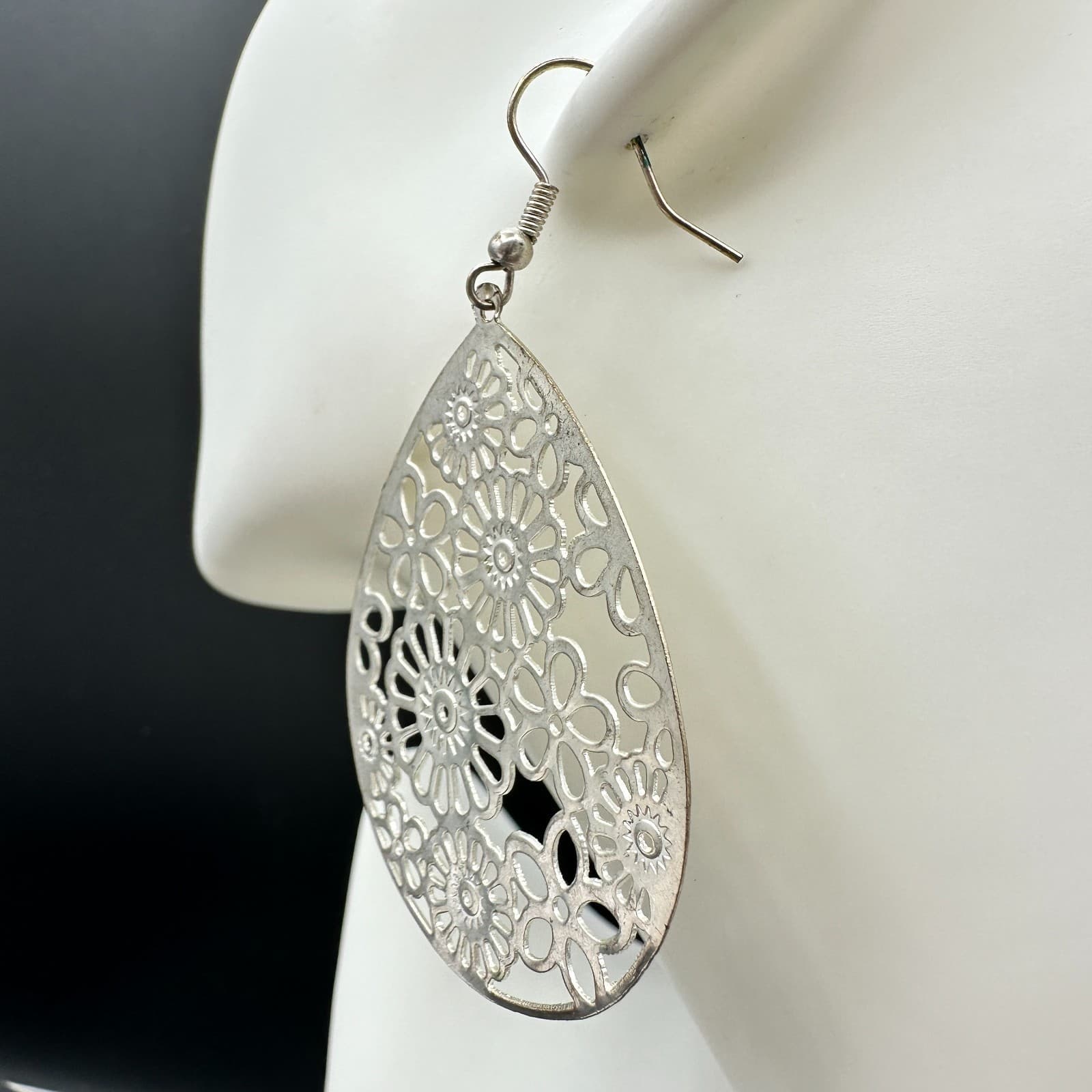 VTG Silver Tone Teardrop Floral Cutout Dangle Earrings Boho Statement Jewelry - Thumbnail 7