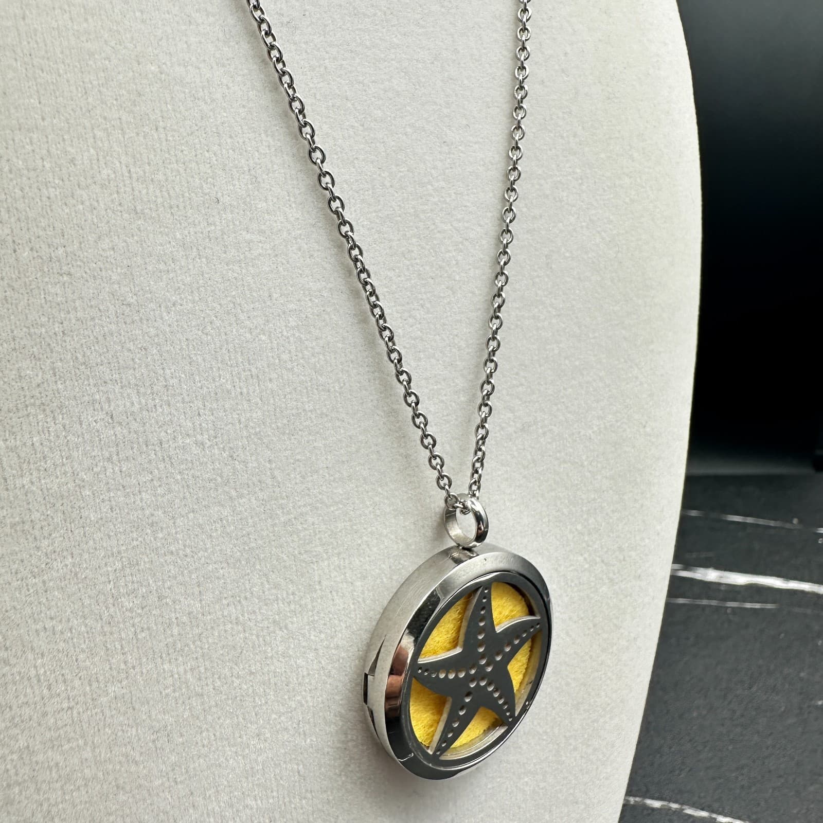 VTG Starfish Locket Pendant Necklace Diffuser 23 in Silver Tone Nautical Jewelry - Thumbnail 7