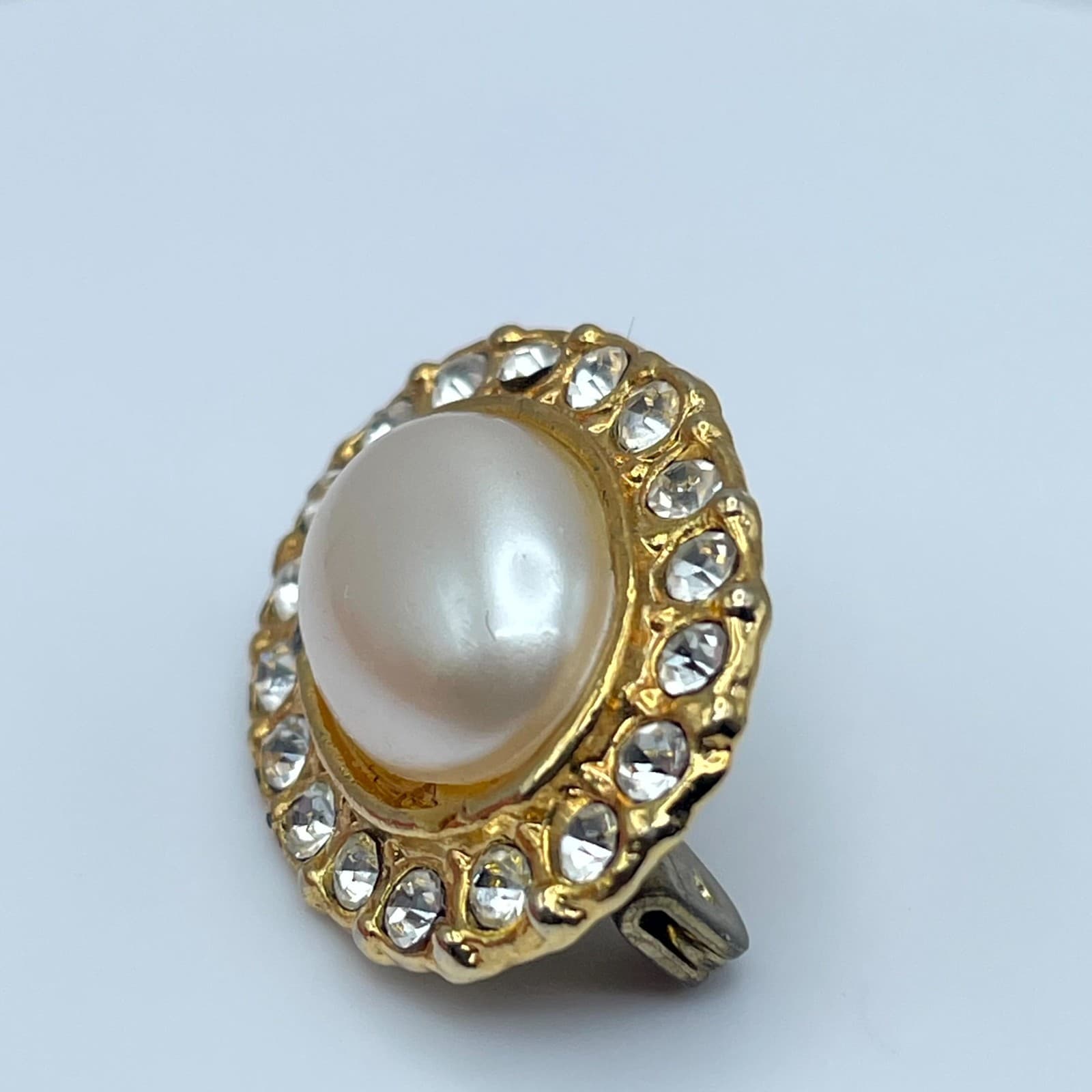 VTG Gold-Tone Faceted Rhinestone Mother Of Pearl Center Beads Oval Halo Brooch - Thumbnail 7