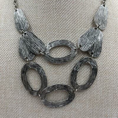 Vintage Silver Tone Textured Link Necklace Large Oval Links Modern Statement - Thumbnail 3