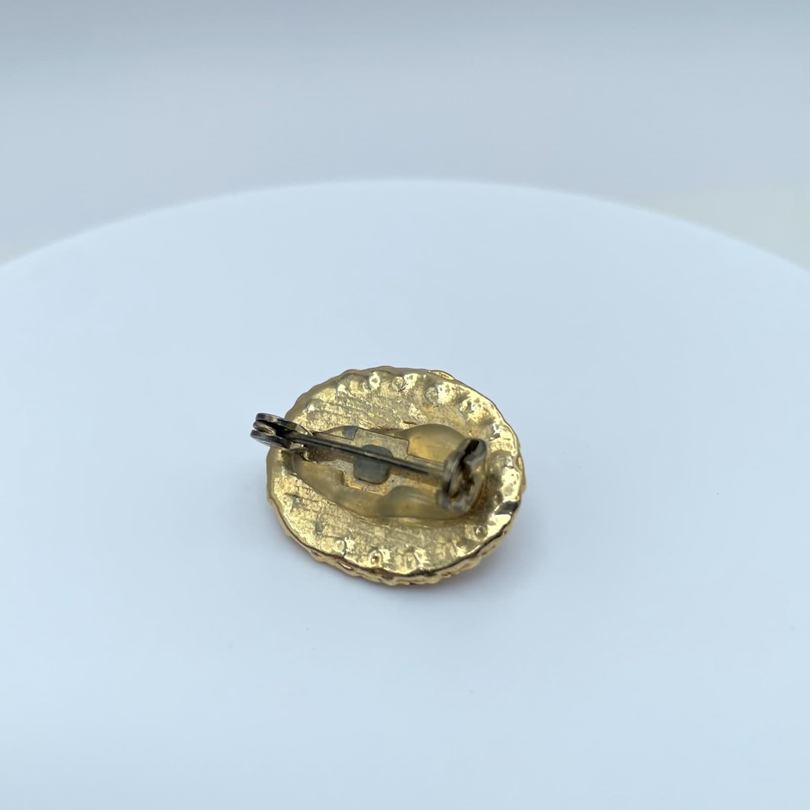 VTG Gold-Tone Faceted Rhinestone Mother Of Pearl Center Beads Oval Halo Brooch - Thumbnail 4