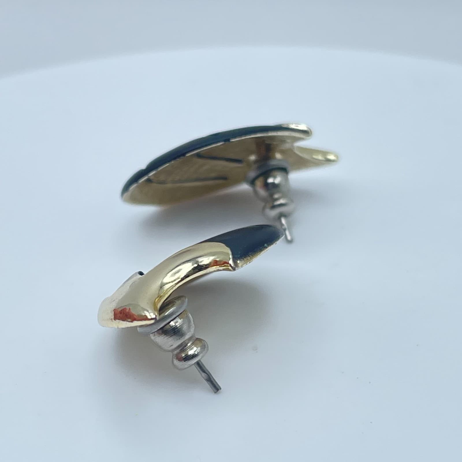 Vintage 90s Abstract Crescent Stud Earrings Gold Tone Women's Classic Jewelry - Thumbnail 6