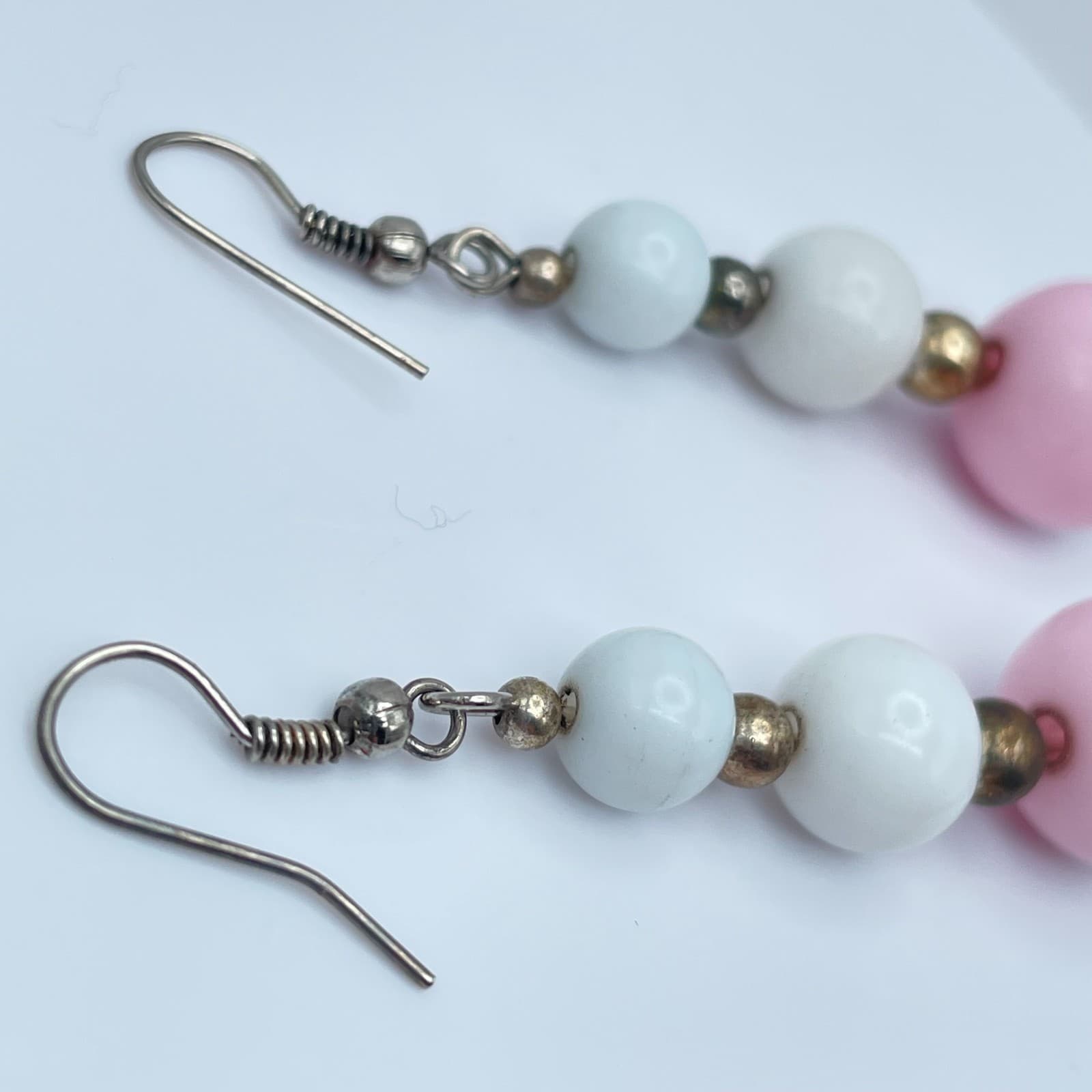 Vintage 90s Pink & White Beaded Drop Earrings Boho Classic Fashion Jewelry - Thumbnail 6