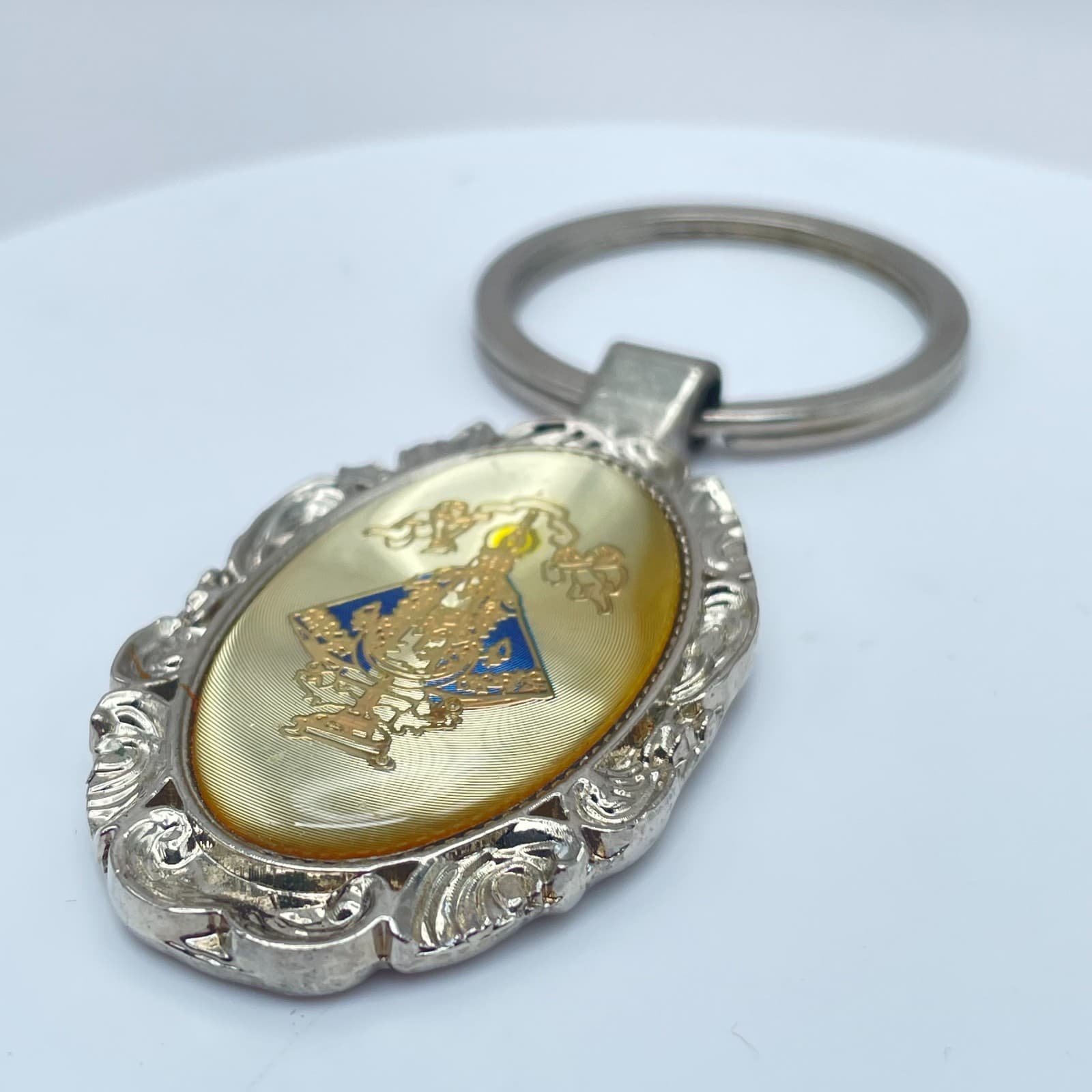 Vintage 90s Blue Enamel Religious Oval Pendant Keychain Silver Tone Jewelry - Thumbnail 3