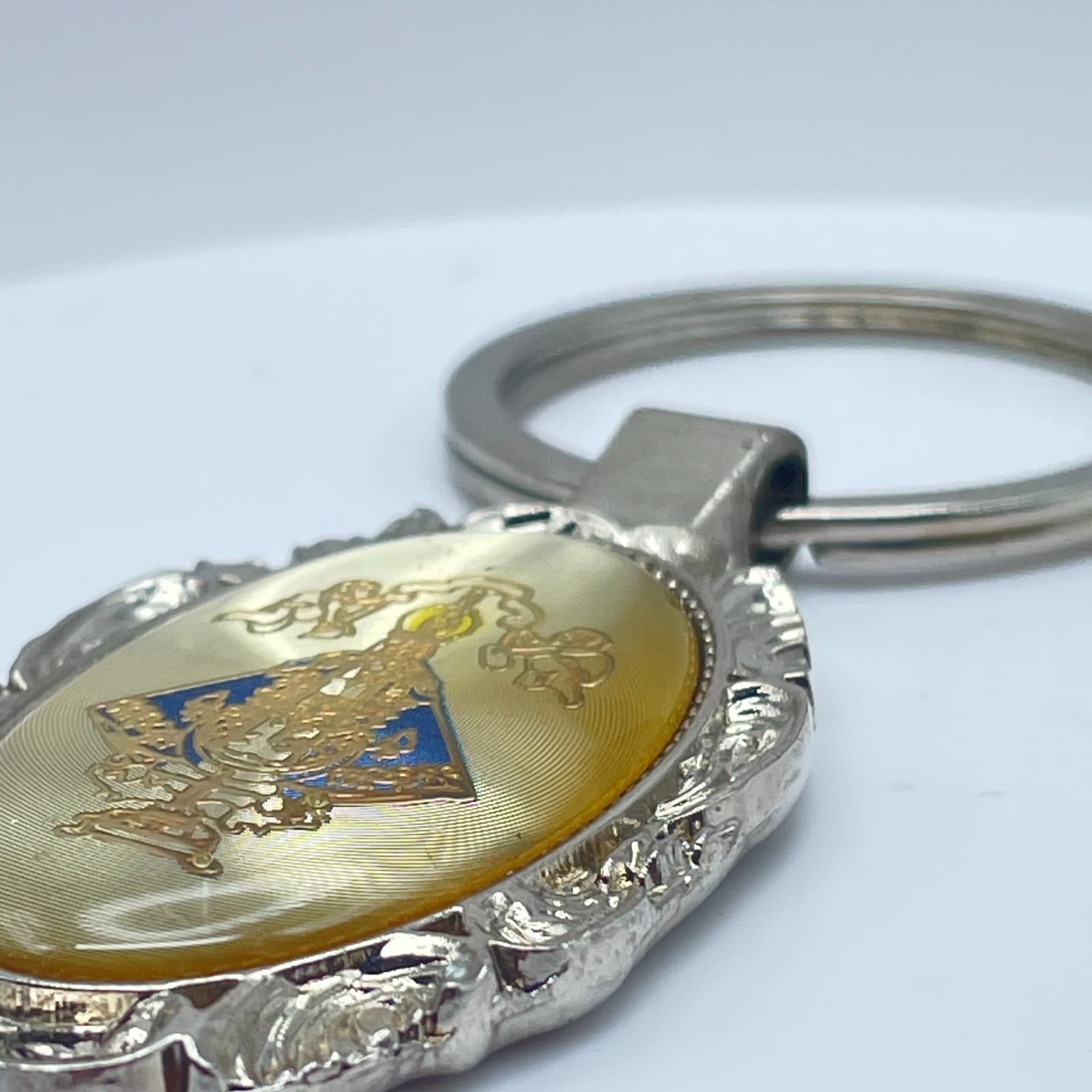 Vintage 90s Blue Enamel Religious Oval Pendant Keychain Silver Tone Jewelry - Thumbnail 6