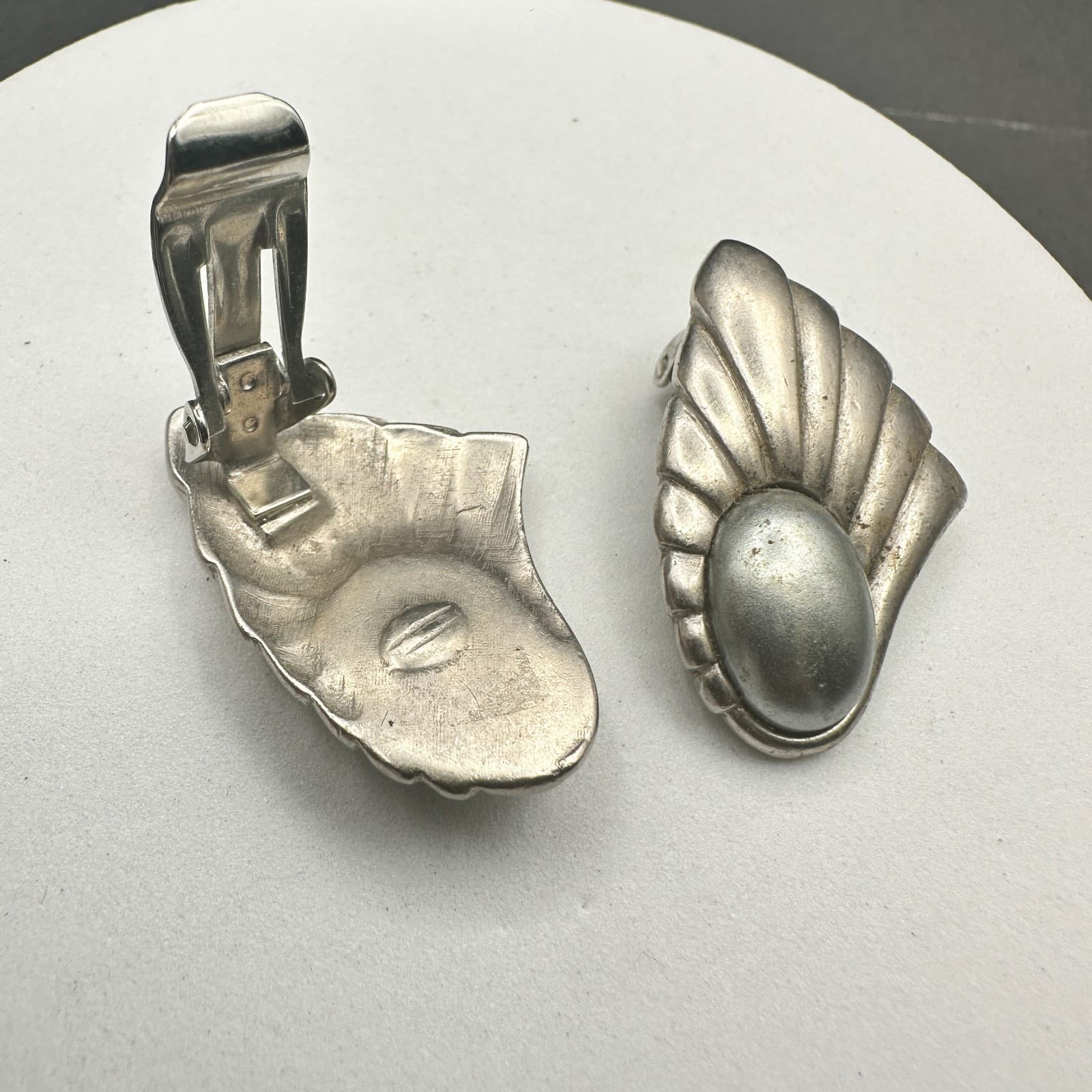 Vintage Silver Tone Oval Cabochon Fan Clip on Earrings Retro Statement - Thumbnail 7