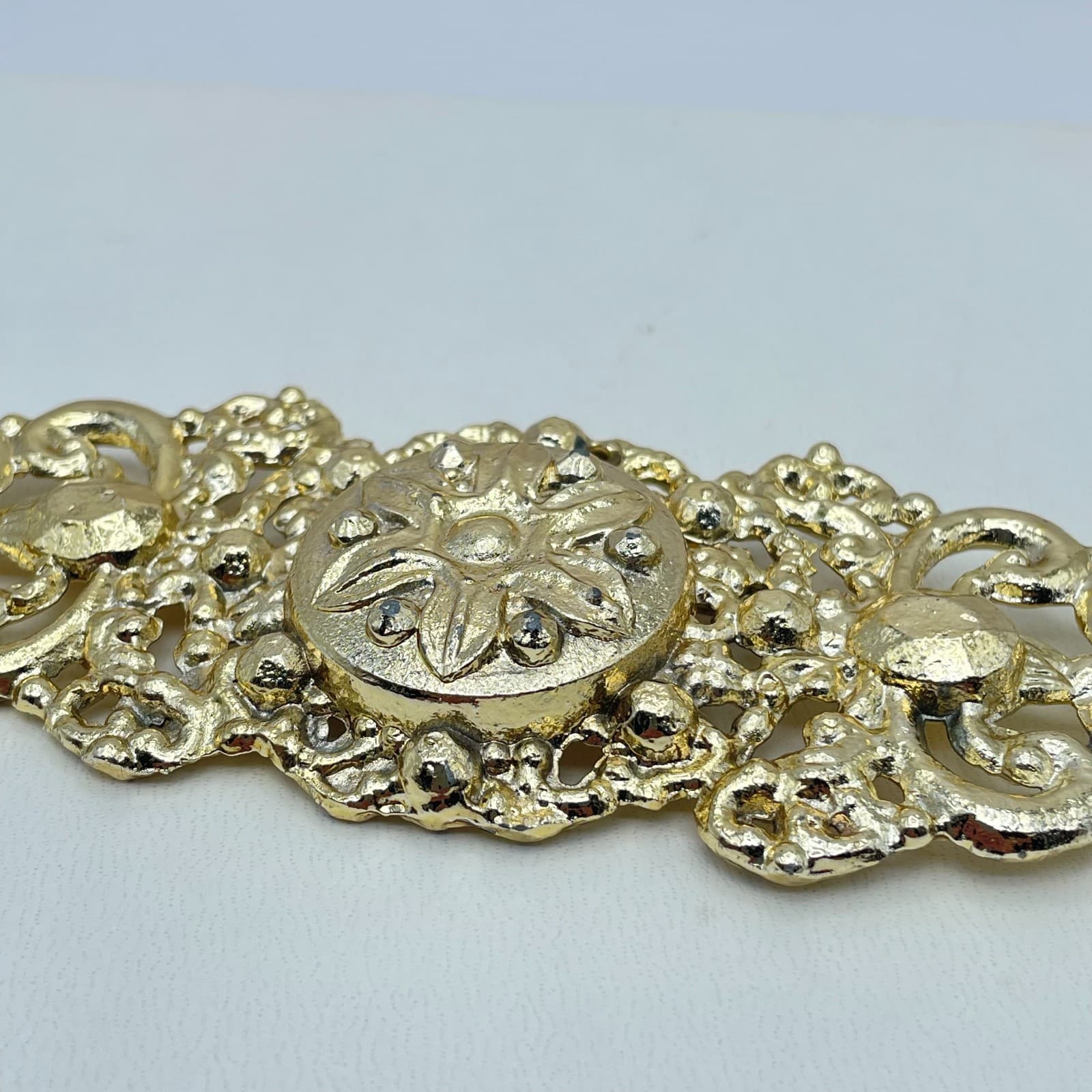 Vintage 90s Filigree Open Weave Scrollwork Glossy Gold-Tone Brooch Pin Jewelry - Thumbnail 3