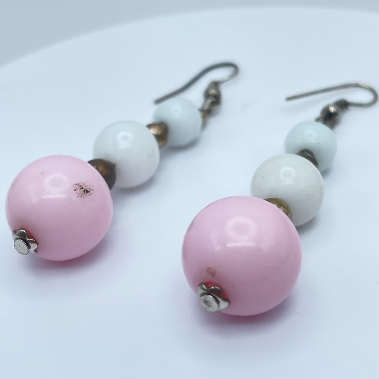 Vintage 90s Pink & White Beaded Drop Earrings Boho Classic Fashion Jewelry - Thumbnail 4