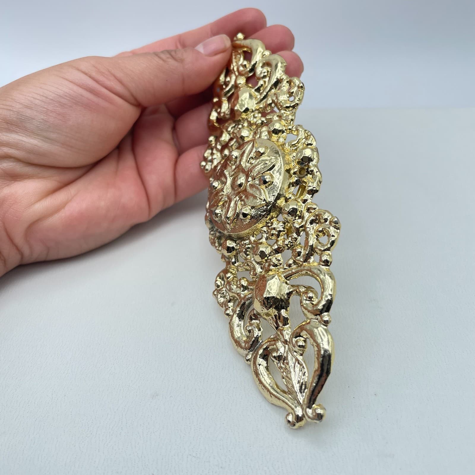 Vintage 90s Filigree Open Weave Scrollwork Glossy Gold-Tone Brooch Pin Jewelry - Thumbnail 4