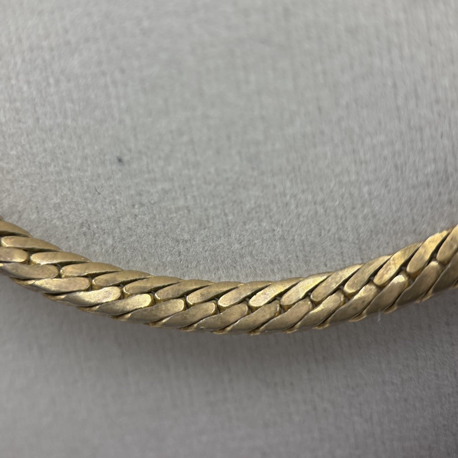 Vintage Gold Tone Herringbone Chain Necklace Sleek Minimalist Classic - Thumbnail 6