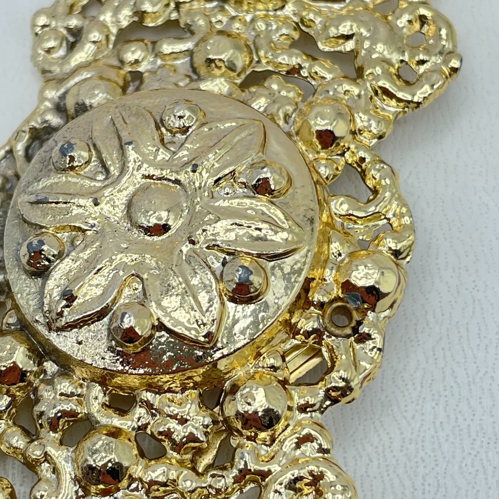 Vintage 90s Filigree Open Weave Scrollwork Glossy Gold-Tone Brooch Pin Jewelry - Thumbnail 6