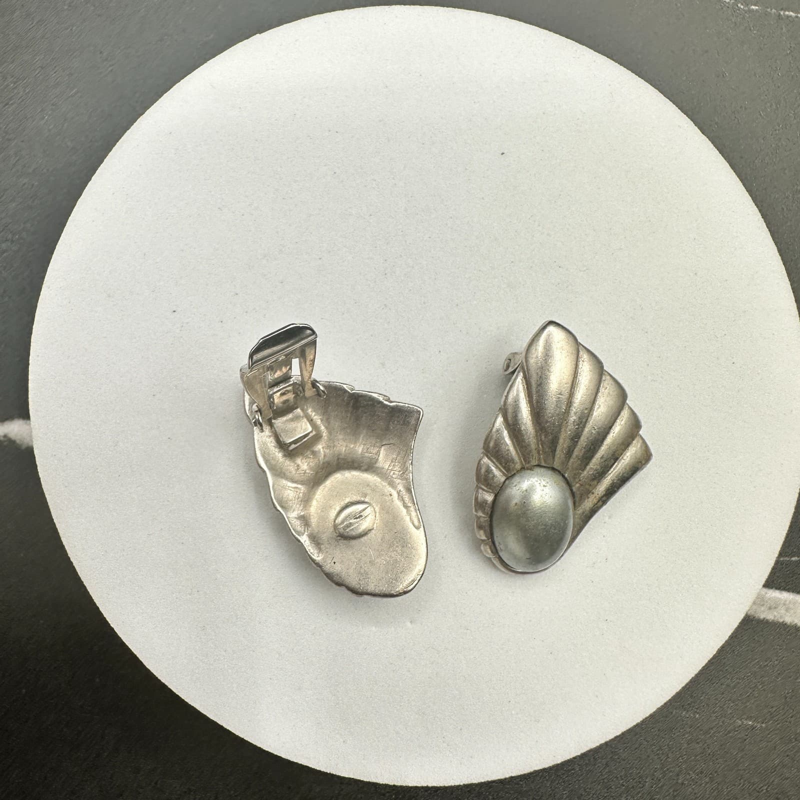 Vintage Silver Tone Oval Cabochon Fan Clip on Earrings Retro Statement - Thumbnail 6