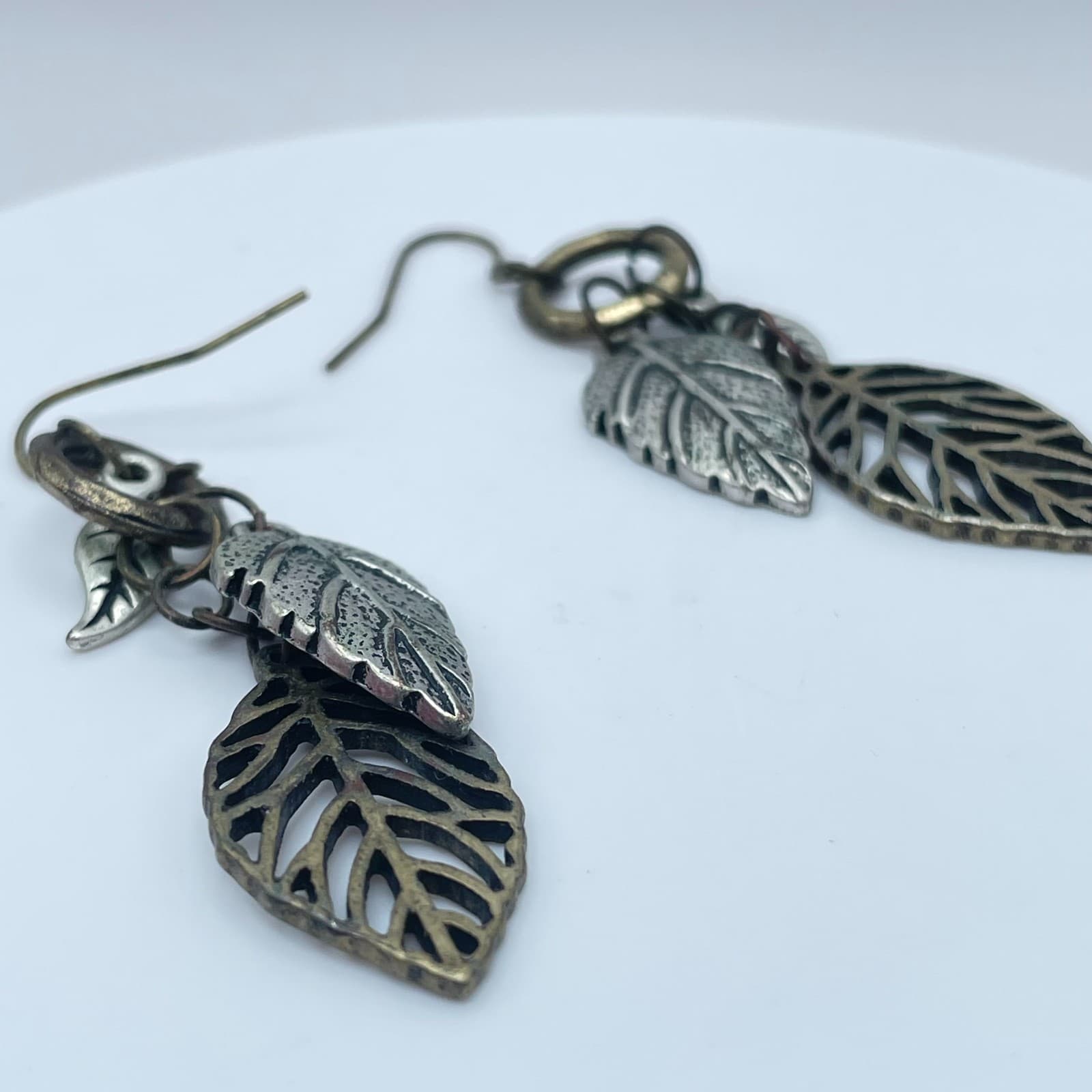 Vintage 80s 90s Tiered Leaf Dangle Earrings Boho Women's Classic Fashion Jewelry - Thumbnail 5
