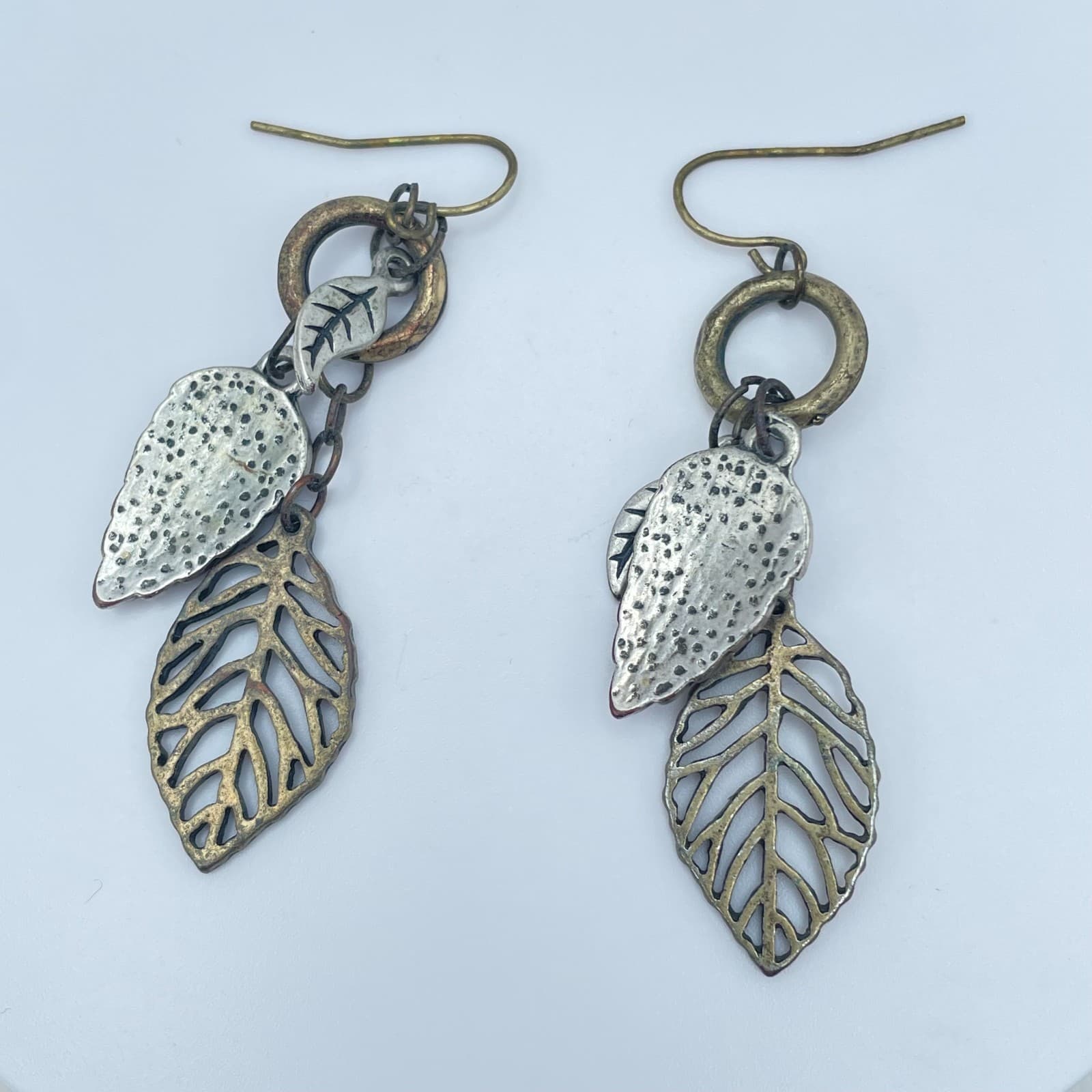 Vintage 80s 90s Tiered Leaf Dangle Earrings Boho Women's Classic Fashion Jewelry - Image 1