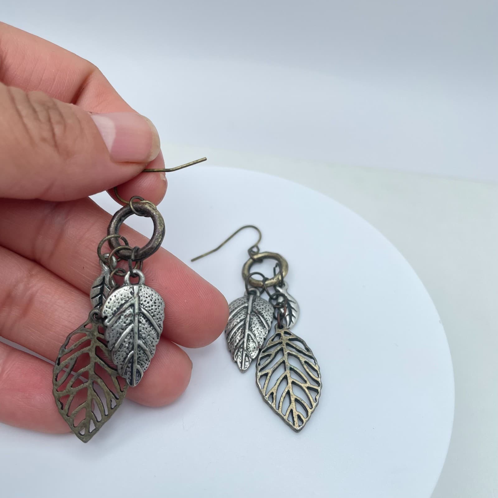 Vintage 80s 90s Tiered Leaf Dangle Earrings Boho Women's Classic Fashion Jewelry - Thumbnail 10