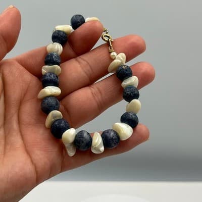 Vintage Navy Blue Bead & Shell Bracelet Gold Tone Clasp Coastal Beach Bohemian - Thumbnail 5